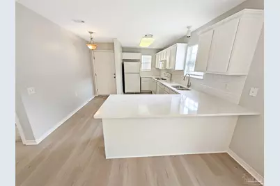 5915 Bilek Dr, Pensacola, FL 32526 - Photo 2