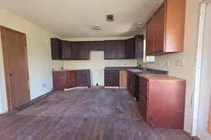 209 NW Gilliland Rd, Pensacola, FL 32507 - Photo 6