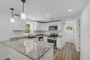 7265 Lockhart St, Pensacola, FL 32526 - Photo 14