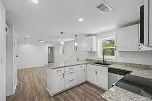 7265 Lockhart St, Pensacola, FL 32526 - Photo 16