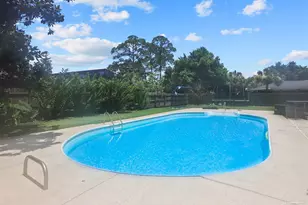 2810 Venetian Garden, Gulf Breeze, FL 32563 - Photo 2