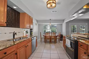 2810 Venetian Garden, Gulf Breeze, FL 32563 - Photo 10