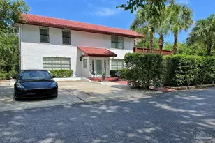 1834 W Smugglers Cove Dr, Gulf Breeze, FL 32563 - Photo 1