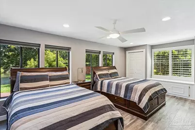 1834 W Smugglers Cove Dr, Gulf Breeze, FL 32563 - Photo 16