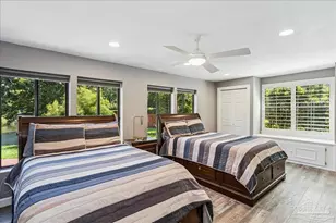 1834 W Smugglers Cove Dr, Gulf Breeze, FL 32563 - Photo 16