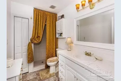 1834 W Smugglers Cove Dr, Gulf Breeze, FL 32563 - Photo 56