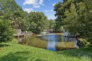 1834 W Smugglers Cove Dr, Gulf Breeze, FL 32563 - Photo 2