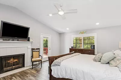 1834 W Smugglers Cove Dr, Gulf Breeze, FL 32563 - Photo 24
