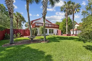 1834 W Smugglers Cove Dr, Gulf Breeze, FL 32563 - Photo 38
