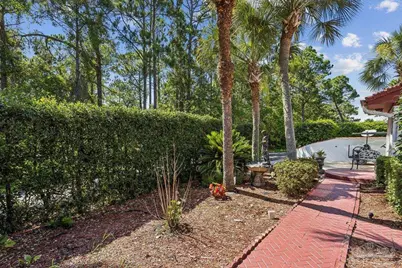 1834 W Smugglers Cove Dr, Gulf Breeze, FL 32563 - Photo 36