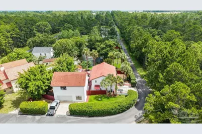 1834 W Smugglers Cove Dr, Gulf Breeze, FL 32563 - Photo 2