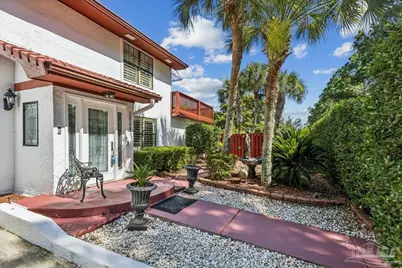 1834 W Smugglers Cove Dr, Gulf Breeze, FL 32563 - Photo 6