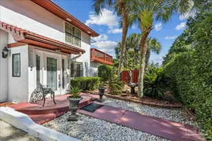 1834 W Smugglers Cove Dr, Gulf Breeze, FL 32563 - Photo 6