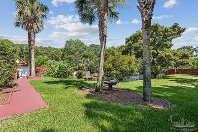 1834 W Smugglers Cove Dr, Gulf Breeze, FL 32563 - Photo 36