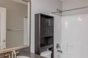 8770 Kennedy Dr, Pensacola, FL 32526 - Photo 18