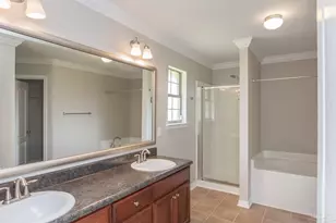8770 Kennedy Dr, Pensacola, FL 32526 - Photo 14