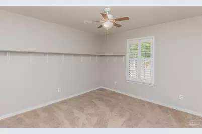8770 Kennedy Dr, Pensacola, FL 32526 - Photo 16