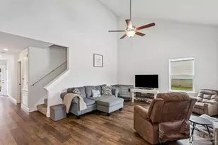 376 Hilburn Ln, Pensacola, FL 32504 - Photo 4