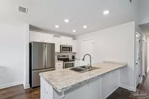 376 Hilburn Ln, Pensacola, FL 32504 - Photo 8