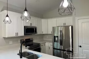 3914 Thornton St, Milton, FL 32571 - Photo 2