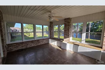 10020 Parker Lake Cir, Navarre, FL 32566 - Photo 26