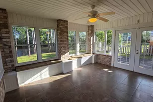 10020 Parker Lake Cir, Navarre, FL 32566 - Photo 28