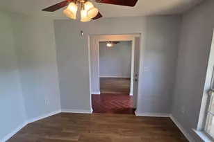 10020 Parker Lake Cir, Navarre, FL 32566 - Photo 16