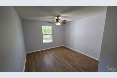 10020 Parker Lake Cir, Navarre, FL 32566 - Photo 20