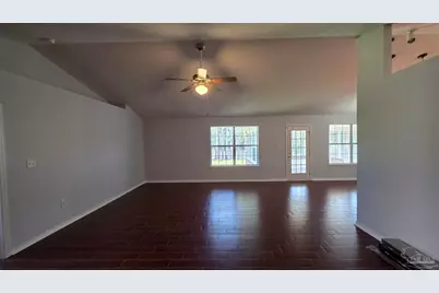 10020 Parker Lake Cir, Navarre, FL 32566 - Photo 2