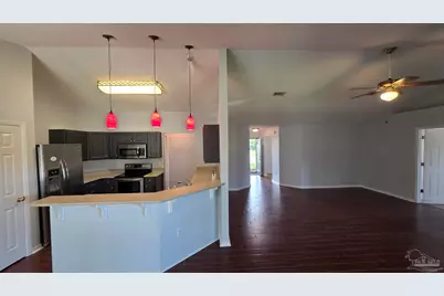 10020 Parker Lake Cir, Navarre, FL 32566 - Photo 8