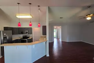 10020 Parker Lake Cir, Navarre, FL 32566 - Photo 8