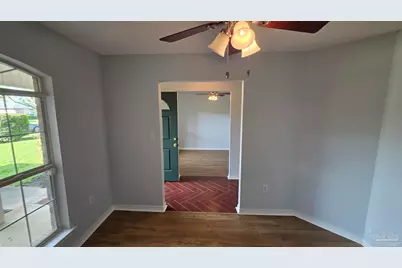 10020 Parker Lake Cir, Navarre, FL 32566 - Photo 14