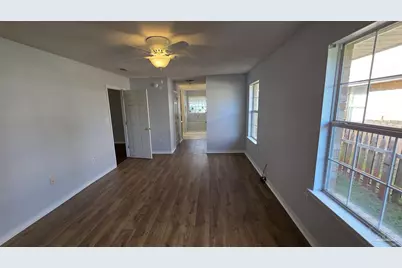 10020 Parker Lake Cir, Navarre, FL 32566 - Photo 24