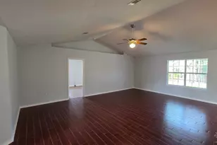 10020 Parker Lake Cir, Navarre, FL 32566 - Photo 12