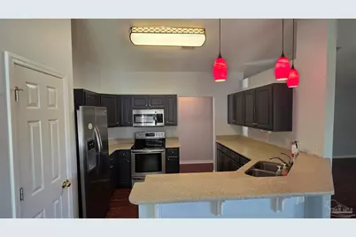 10020 Parker Lake Cir, Navarre, FL 32566 - Photo 8