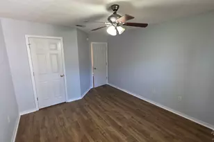 10020 Parker Lake Cir, Navarre, FL 32566 - Photo 22