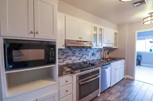 825 Bayshore Dr, Pensacola, FL 32507 - Photo 8