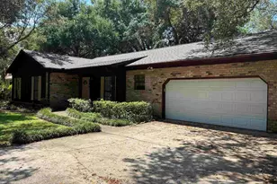 2821 Sandy Ridge Rd, Gulf Breeze, FL 32563 - Photo 2