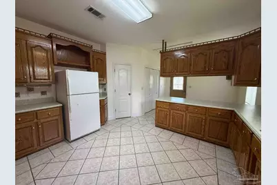 412 S 1st St, Pensacola, FL 32507 - Photo 16