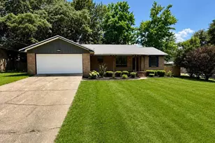 121 Campbell Ave, Crestview, FL 32536 - Photo 2