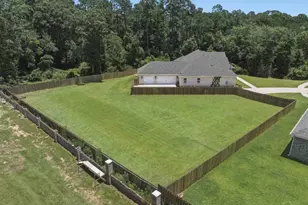 2701 Trestle Wy, Cantonment, FL 32533 - Photo 2