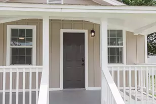 2002 W Gonzalez St, Pensacola, FL 32501 - Photo 2