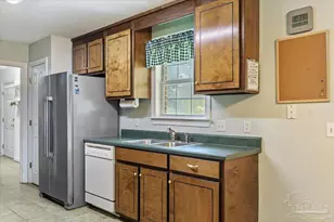 4203 Celtic Cir, Milton, FL 32571 - Photo 10