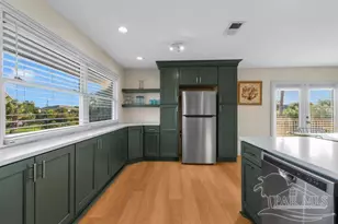 906 Largo Dr, Pensacola, FL 32561 - Photo 8