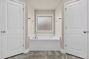 6072 Winchester Cir, Milton, FL 32570 - Photo 14