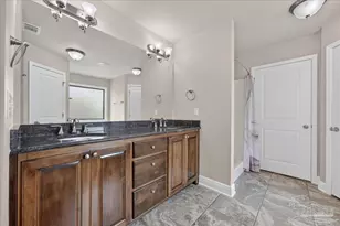 6072 Winchester Cir, Milton, FL 32570 - Photo 12