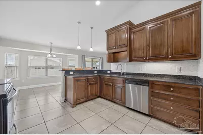 6072 Winchester Cir, Milton, FL 32570 - Photo 8