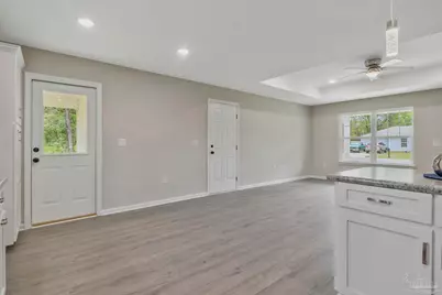 5597 Riviera Dr, Milton, FL 32583 - Photo 10