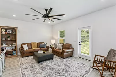3981 Pendragon Cir, Milton, FL 32583 - Photo 6