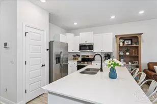 3981 Pendragon Cir, Milton, FL 32583 - Photo 4